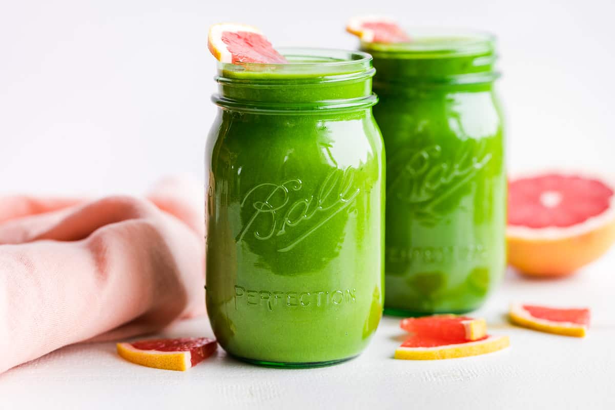 Pink Grapefruit Green Smoothie: Refreshing Flavor, Max Nutrition